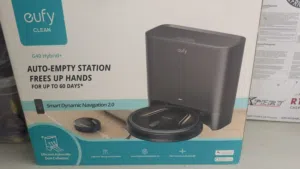 مكنسة  كهربائية روبوت من شركة eufy