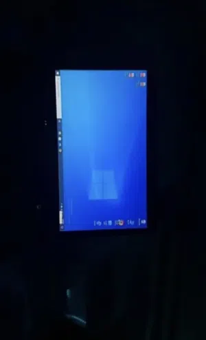 لابتوب لينوفو نظيف جدا جدا ومناسب ل تخليص المعاملات وشركة معروفه وبيعه سريعه
