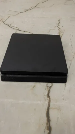 PS4 Console – Good Condition, Custom Painted Top Coverجهاز PS4 بحالة جيدة مع غطاء علوي مطلي بتصميم م