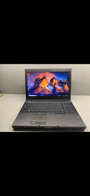 M4700 Dell نسخة نادرة جداً وقليله جداً بلعراق النظافة : 90%