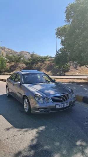 مرسيدس بنز E200 السياره بحالة الوكاله ماشاء الله تبارك الرحمن فحص كامل بدون ولاه اي ملاحظه للبيع
