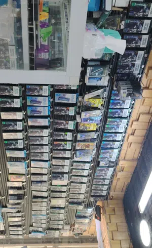 كفرات ولواصق تعزيله محل للبيع