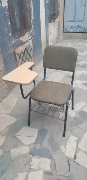 ادوات معهد مستخدمه كراسي
