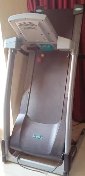 جهاز مشي أمريكي (YORK FITNESS) للبيع