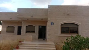بيت مستقل للبيع