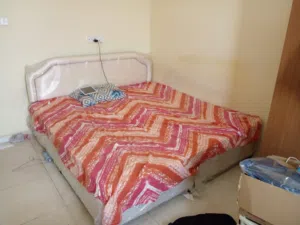 سرير استعمال نظيف
