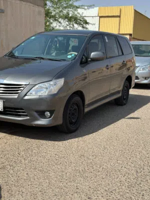 Toyota Innova 2015