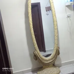 طقم طربيزات (سكملات) طاولة وسط مع سكملتين اضافيات مع مراية عظم كبيره