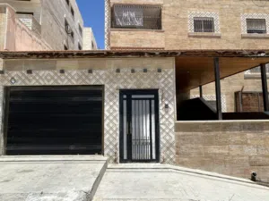 149 m2 3 Bedrooms Townhouse for Sale in Zarqa Al Zarqa Al Jadeedeh