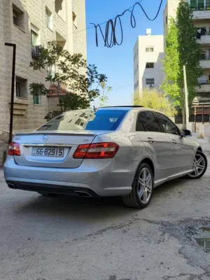 Mercedes-Benz E200 AMG Kit 2010 W212 بحالة الوكاله و بسعر مغري مميزه جداً