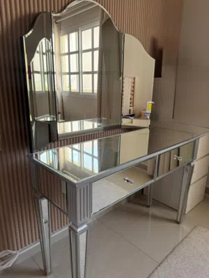 مجموعة اثاث بحالة جيدة