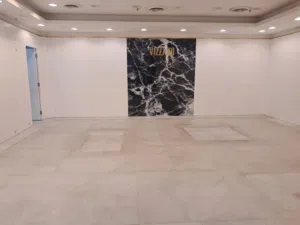 محل للايجار بالفروانيه قطعه 4 شارع حبيب مناور
