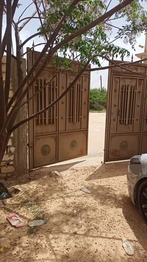 250 m2 5 Bedrooms Townhouse for Sale in Gharyan Other