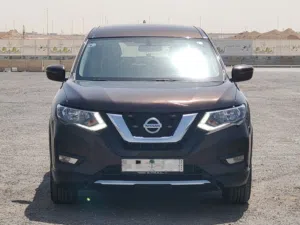 سيارة نيسان اكس تريل موديل 2021 للبيع