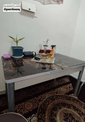 طاولة سفرة سوكريت مع اربع كراسي ب40 قابل للتفاوض باشي بسيط