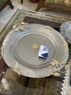 مضيفة نحاس مطلي فضة