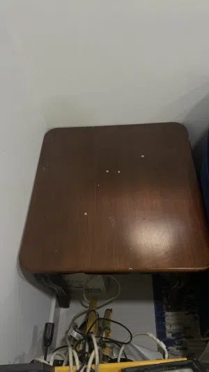 للبيع طاولتين خشب زان