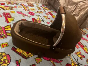 سرير اطفال ماماز اند باباز (مهد)