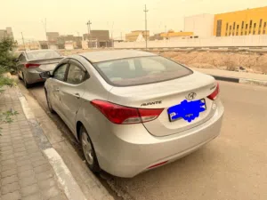 هونداي أفانتي 2012 فضي
