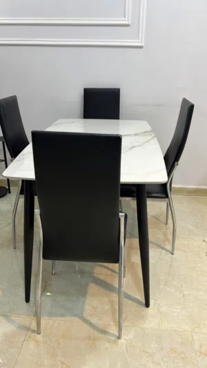 للبيع طاولة طعام