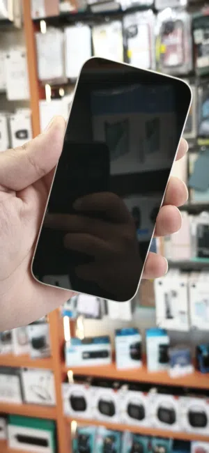 iphone 14 بطارية:  88% تخزين : 128g لون : ابيض بحالة الوكالة بسعر الحرررق خالي من الخدوش