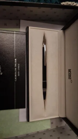 قلم جاف Mont blanc جديد