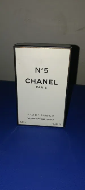 للبيع عطور اصليه!!
