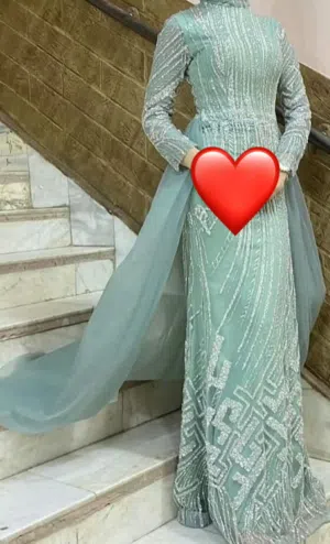 فستان سهره مستعمل مره واحده معه شاله والبدي