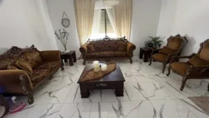 طقم كنب بيت مستعمل خفيف وأنيق ونظيف ولا فيه اي تلف او طبع او حروق او مزع