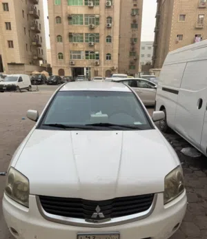 ميتسوبيشي جالنت 2008  بحاله جيده جدا  السياره 4 سلندر جير مكينه شاصى جيد السياره بدون حوادث نهائي