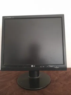 17 LG monitors for sale  in Amman