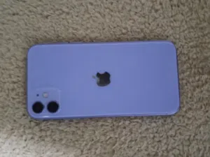 Apple iPhone 11 128 GB in Basra