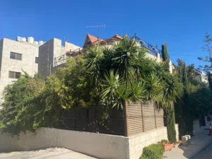 500 m2 More than 6 bedrooms Villa for Sale in Amman Um El Summaq