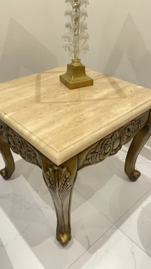 طاولة رخام جانبيه فخمه