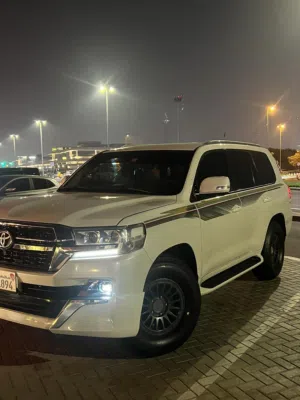 Used Toyota Land Cruiser in Dubai