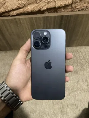 ايفون 15 pro max Esim استعمال نضيف الجهاز ليه عندي من شهر 2