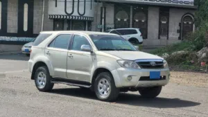 Toyota . Fortuner . 2006 . Used3