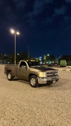 Used Chevrolet Silverado in Farwaniya