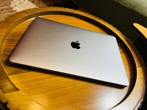Apple . macOS . 13.3"1