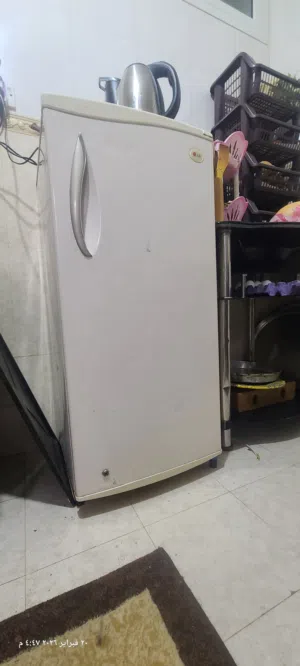 ثلاجة LG حجم وسط