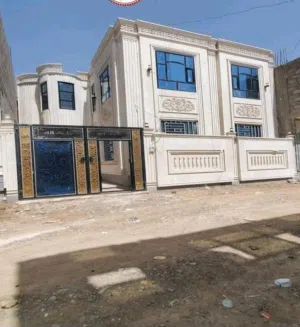 4 Bedrooms . 3 Bathrooms . 170 m23