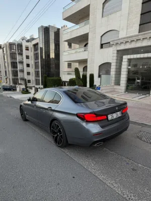 بي ام دبليو 520i وارد الوكاله 2023 استعمال شخصي مايلد هايبرد تون تيربو