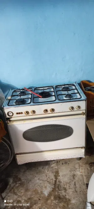 غاز 5 عيون مع فرن شوي 90 سم