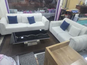 للبيع طقم جلوس فخم وراقي