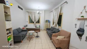 متوفر سرير بغرفة ماستر في الشارقة الخان زائد حمام خاص وباركنج مجاني