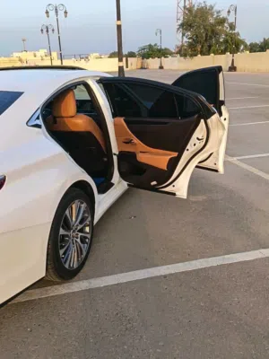 Used Lexus ES in Muscat