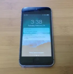 Iphone SE للبيع