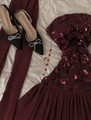 فستان عنابي ماسك من فوق مقاس ( S )