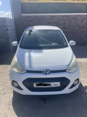 هونداي i10 2015  سيارة الدار نظيفه ربي يبارك.