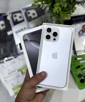 عرض خاص : iPhone 16 pro max 256gb هاتف بحالة الوكالة مع ضمان من دكتور فون بأقل سعر
